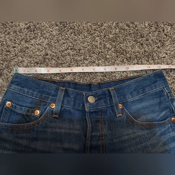 Levi's 501 Distressed Shorts - Picture 3 of 5